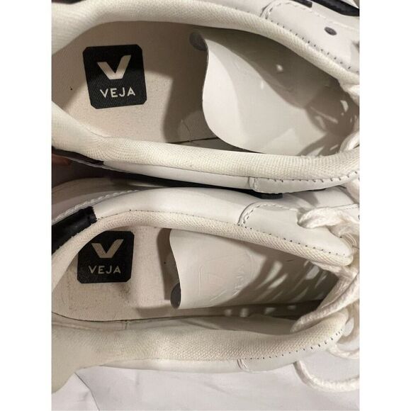 Veja Women's White Black V-10 CWL Lace Up Leather Sneaker Shoes Size 9 NWOT - Picture 10 of 11